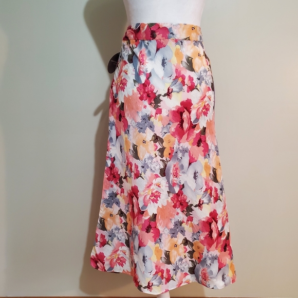 Valerie Steven's linen & silk floral A-line midi skirt. Size 10. - Picture 3 of 9
